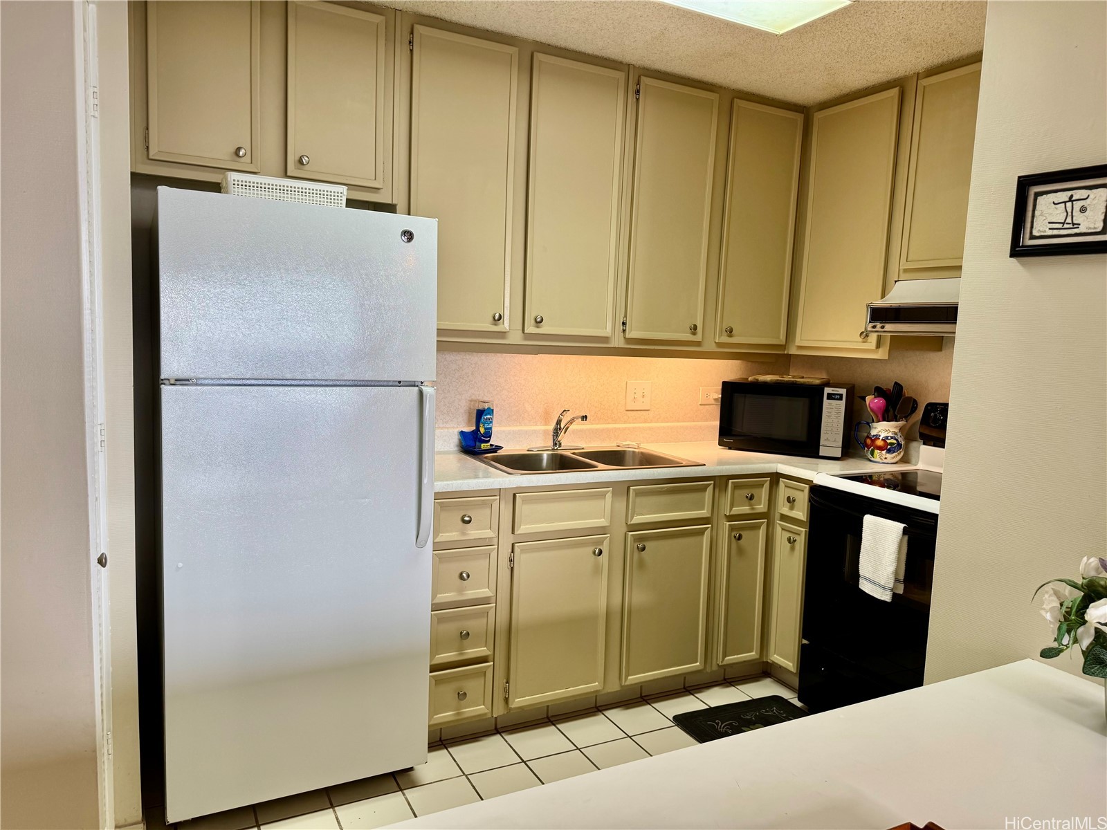 2440 Kuhio Avenue 2105 Property Photo 6