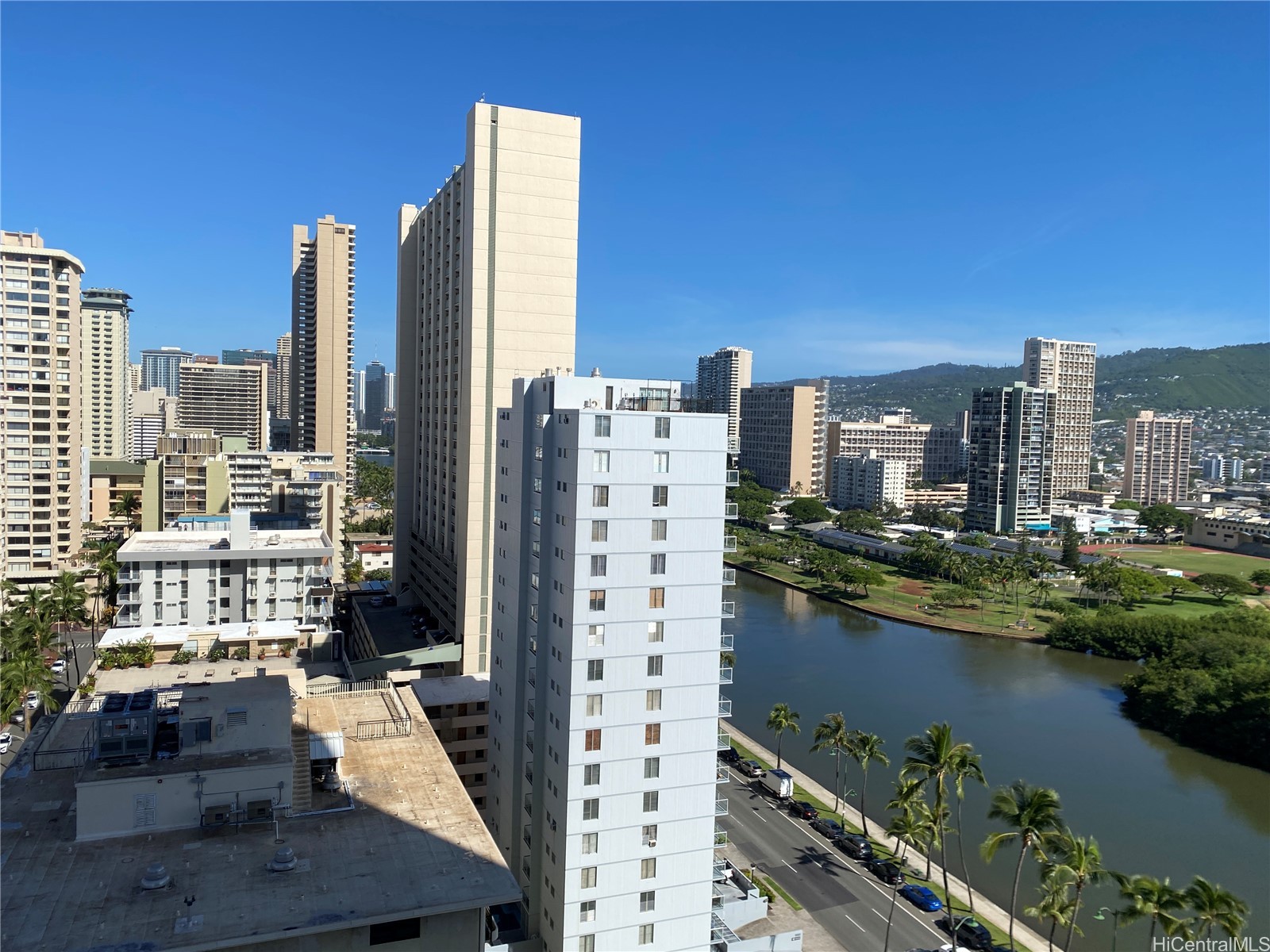 445 Seaside Avenue 2018 Property Photo 2