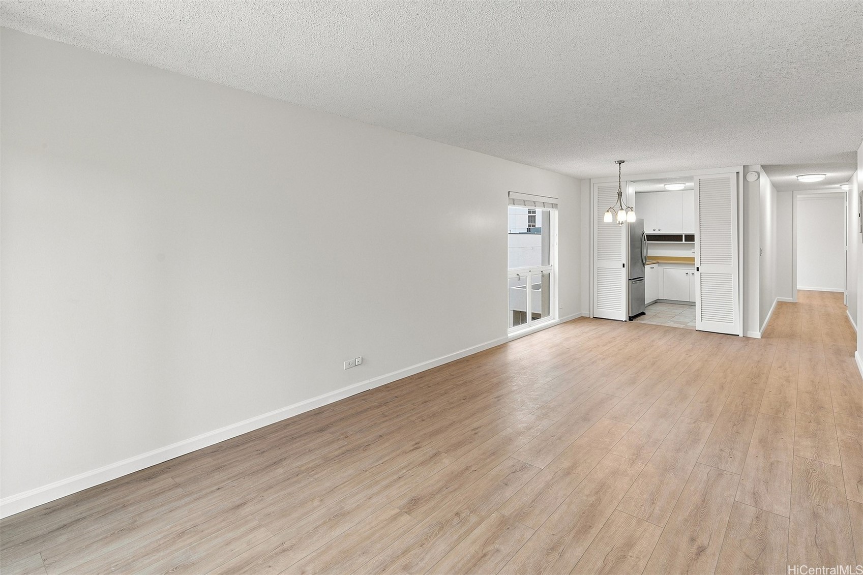 469 Ena Road 601 Property Photo 3