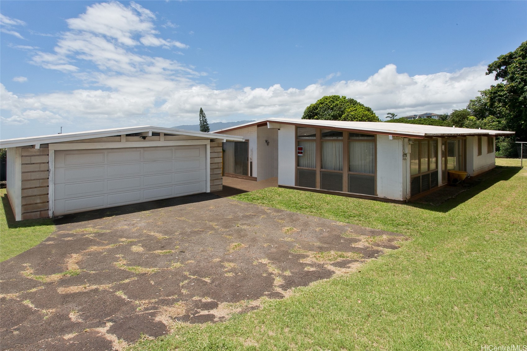 2214 Anapanapa Street Property Photo 1