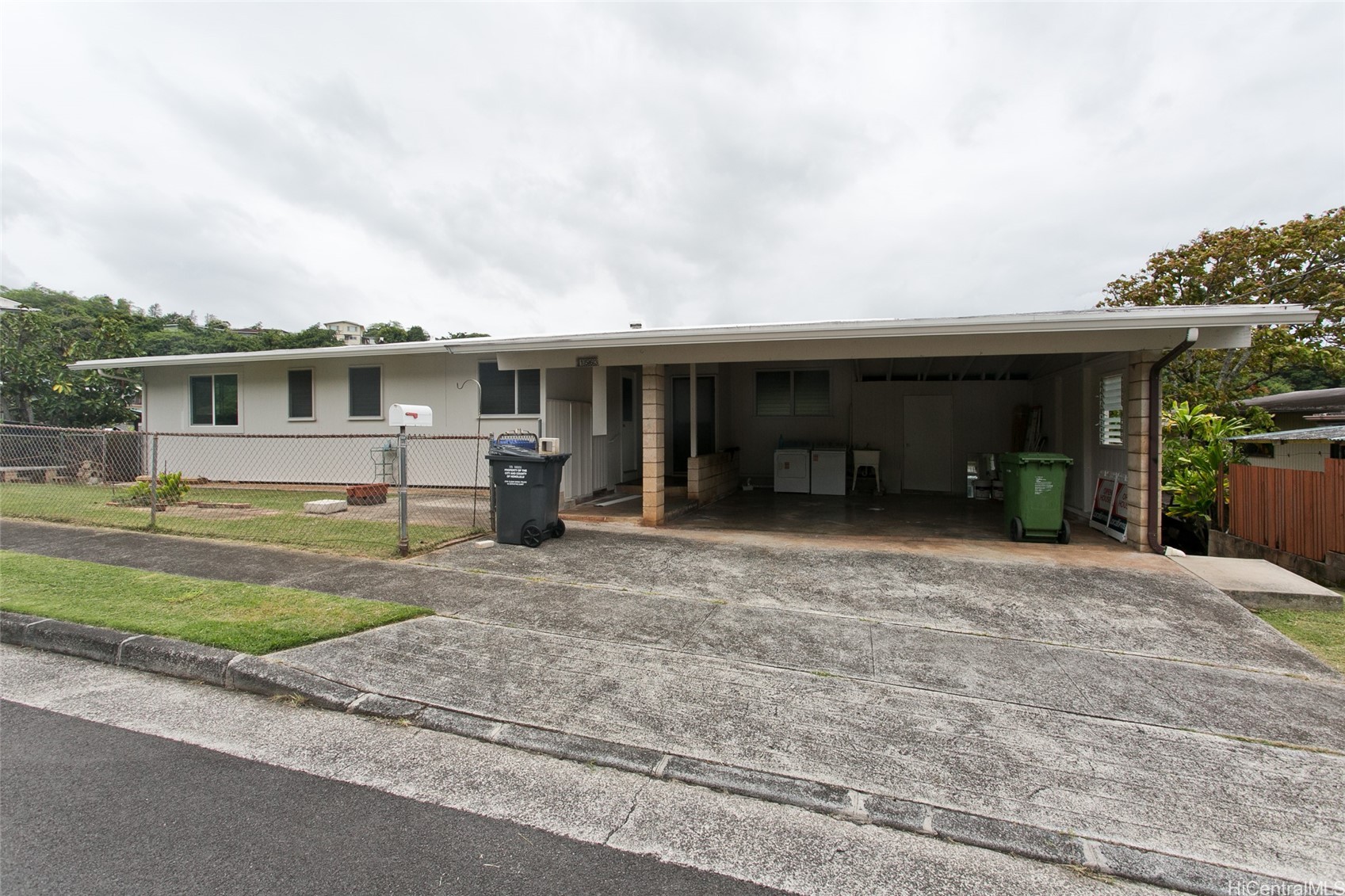 1563 Onipaa Street Property Photo 1