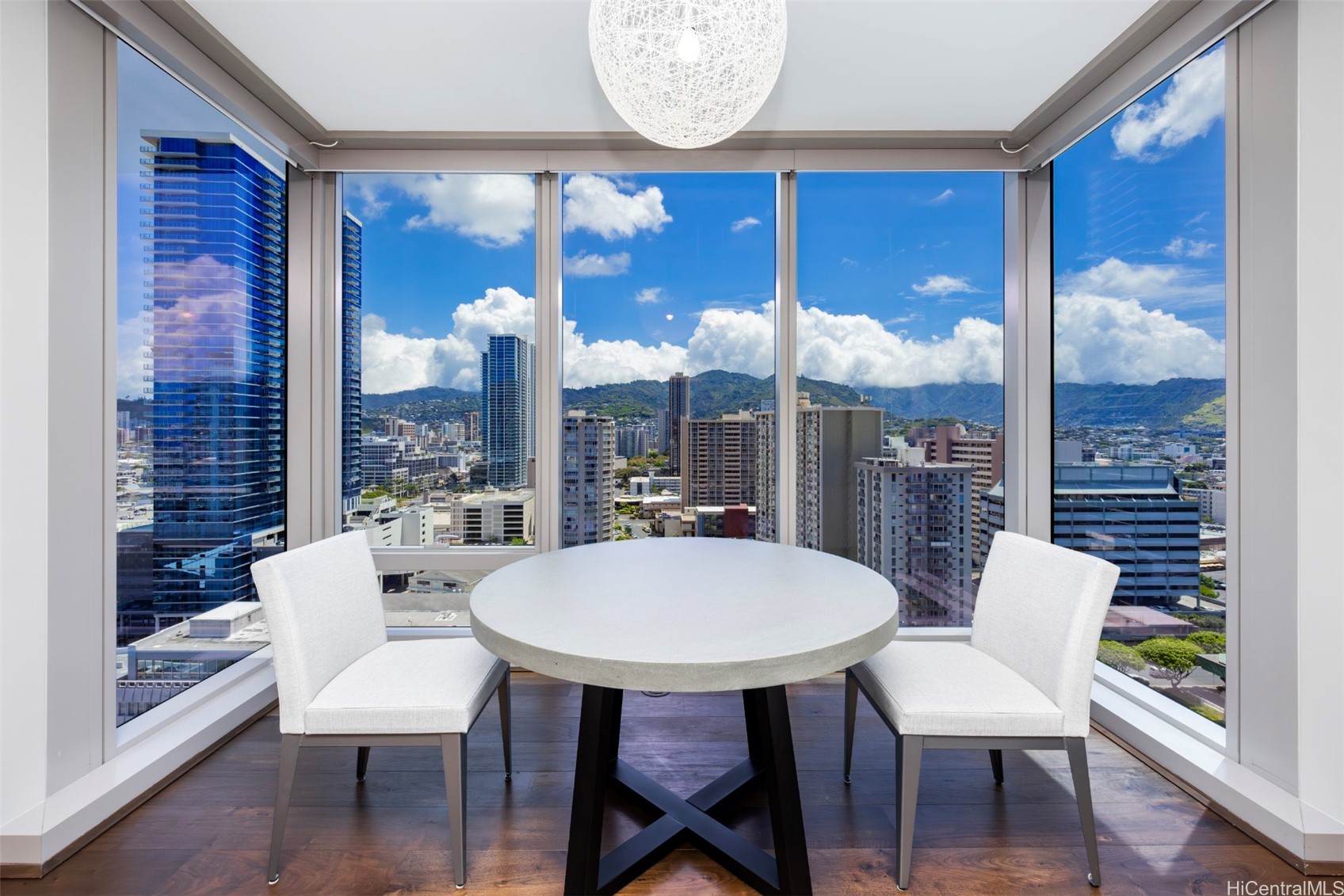 1555 Kapiolani Boulevard 1611 Property Photo 5