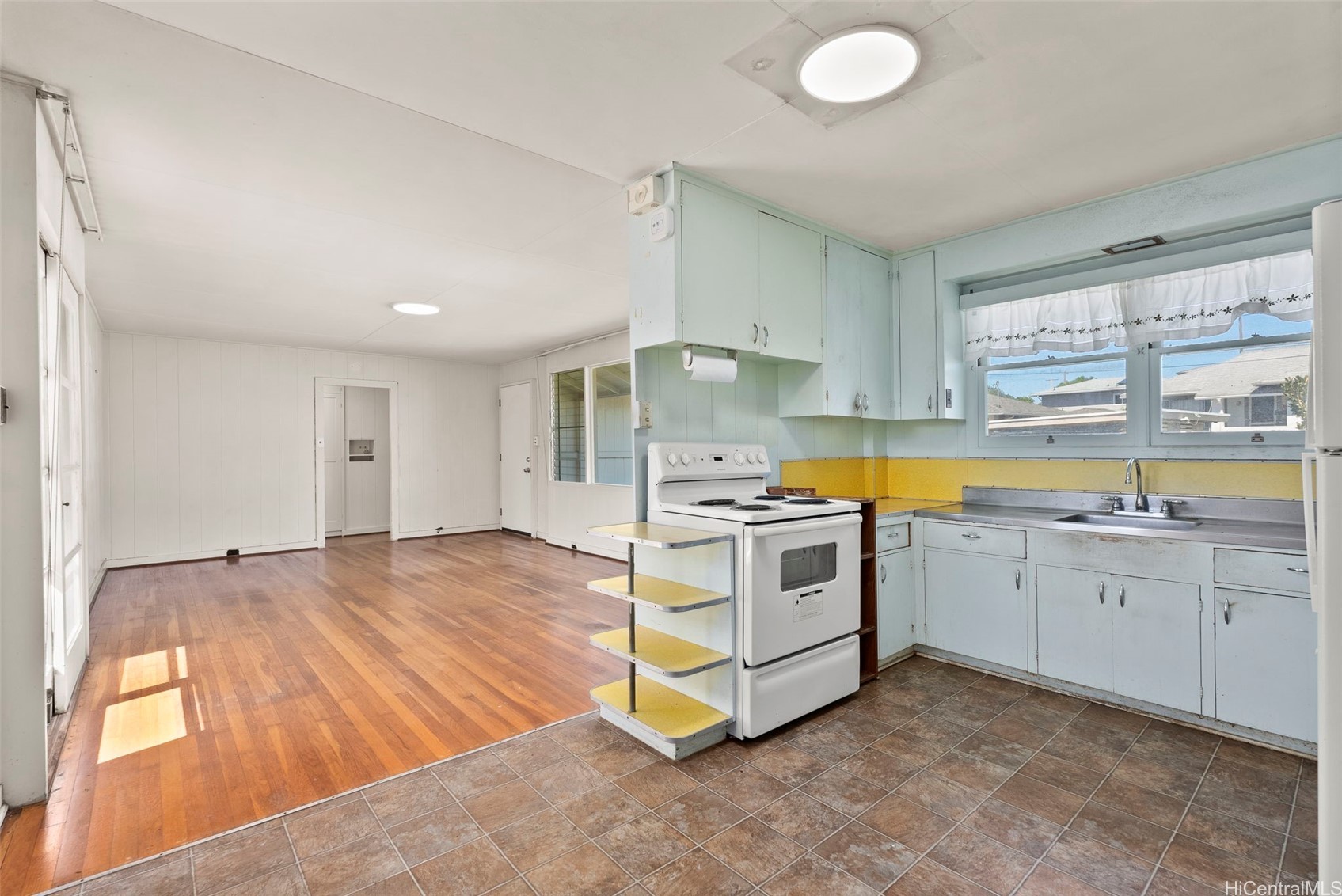 2121 Bachelot Street Property Photo 4