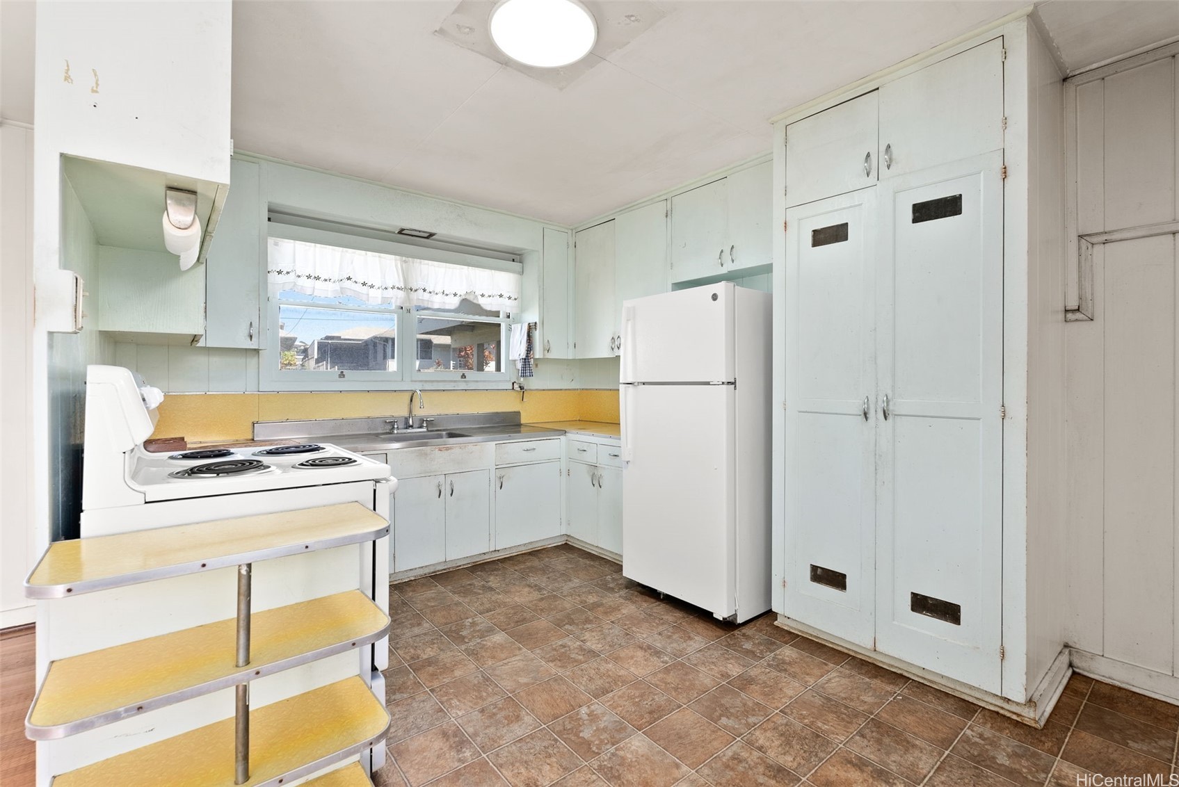 2121 Bachelot Street Property Photo 5