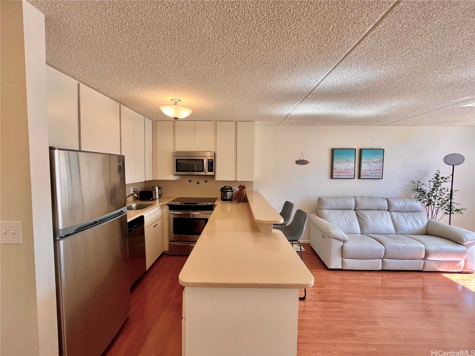 411 Hobron Lane 1611 Property Photo 5