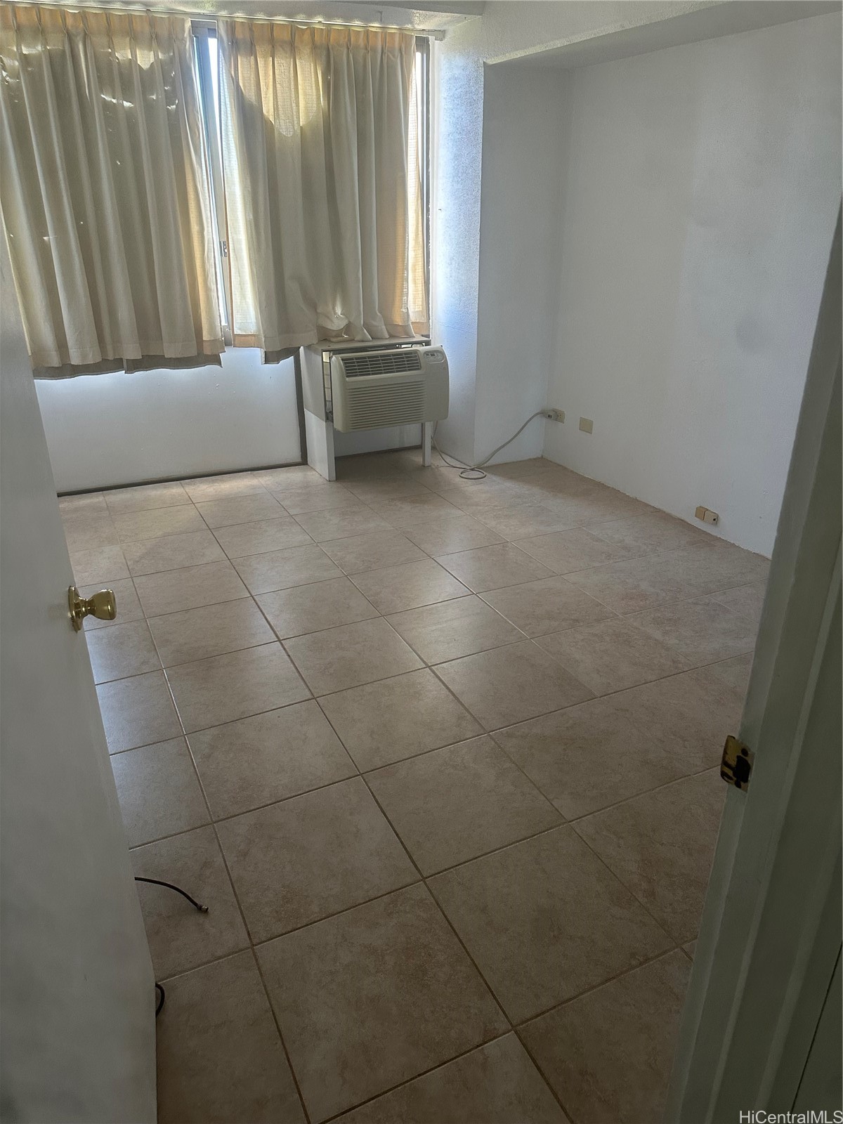 2333 Kapiolani Boulevard 1517 Property Photo 6