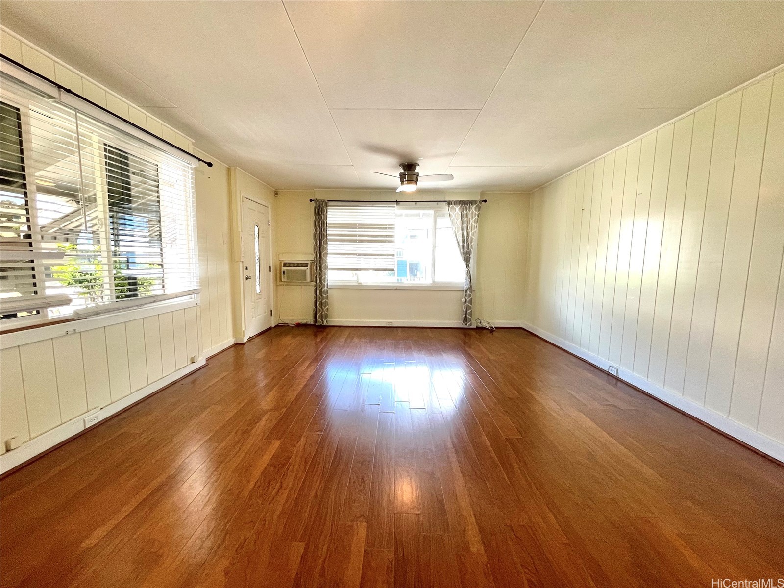 1025 Spencer Street Property Photo 2