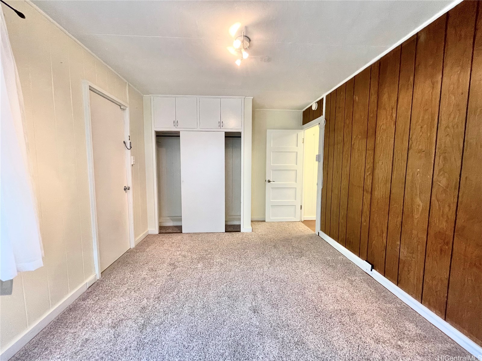 1025 Spencer Street Property Photo 9