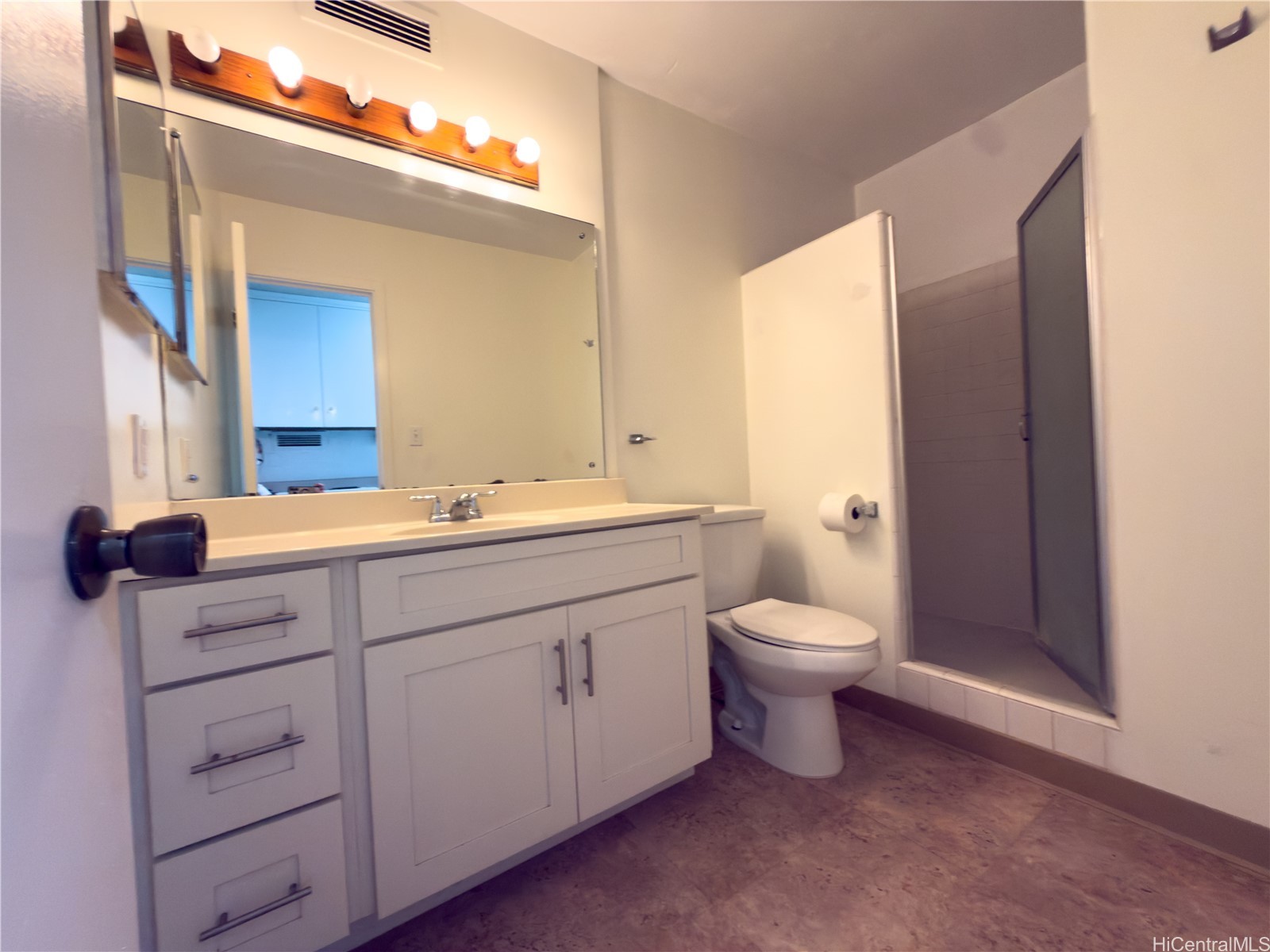 425 Ena Road 805c Property Photo 5