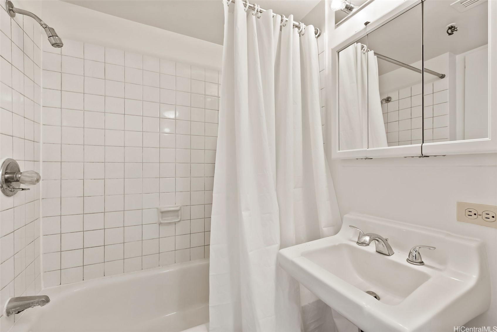 2499 Kapiolani Boulevard 1502 Property Photo 9