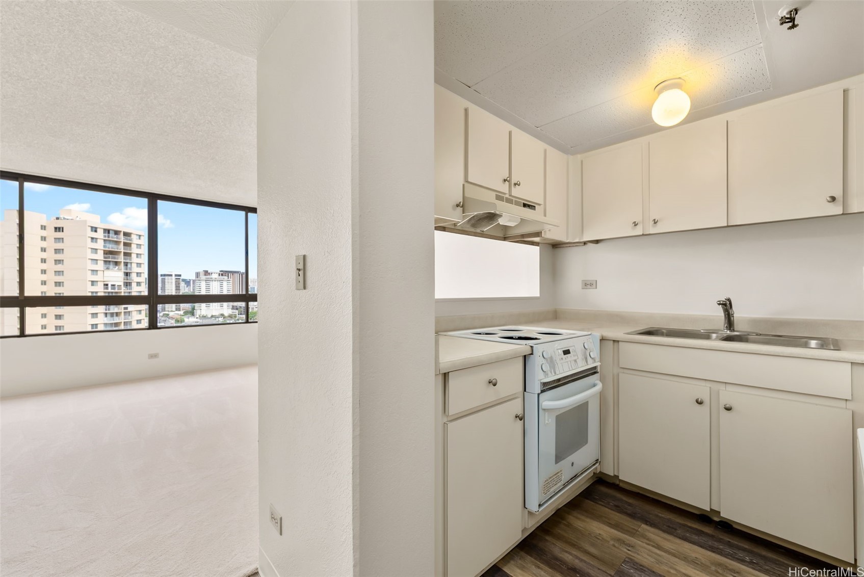 2499 Kapiolani Boulevard 1502 Property Photo 10