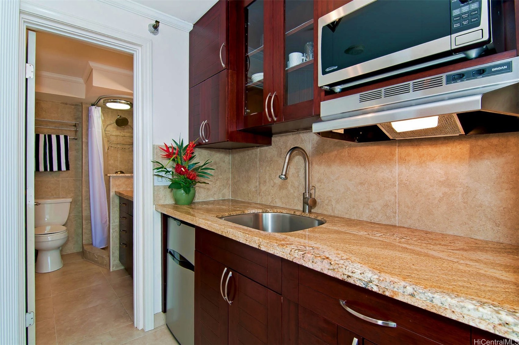 1700 Ala Moana Boulevard 3704 Property Photo 6