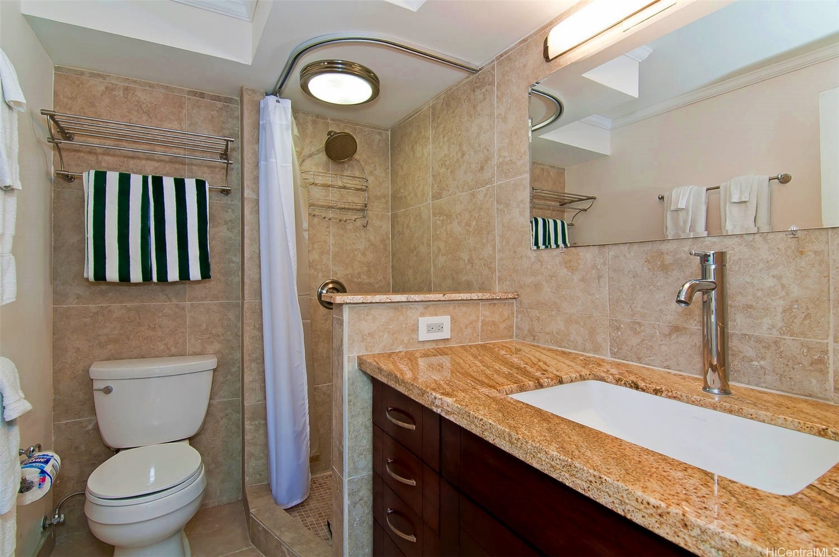 1700 Ala Moana Boulevard 3704 Property Photo 8