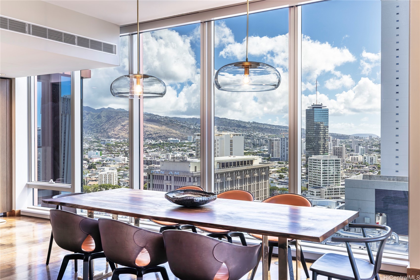 1555 Kapiolani Boulevard Ph2206 Property Photo 4