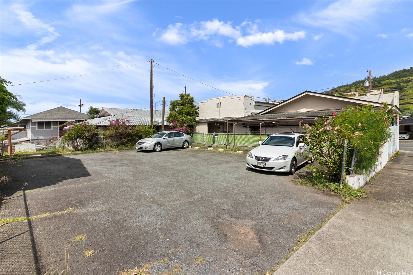 2317 Kalihi Street Property Photo 3