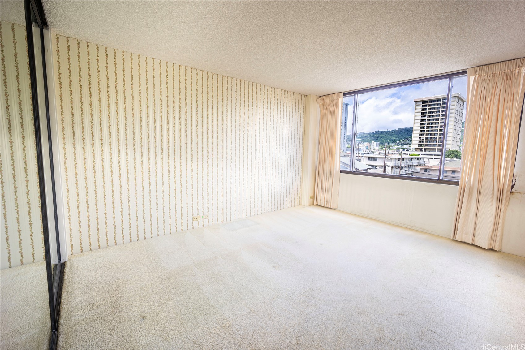 2232 Kapiolani Boulevard 404 Property Photo 5