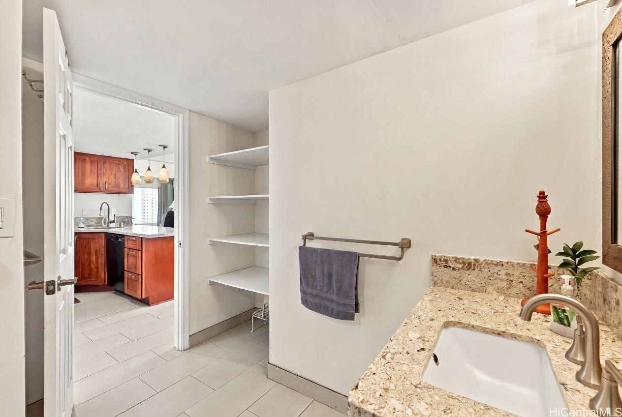1777 Ala Moana Boulevard 1209 Property Photo 3
