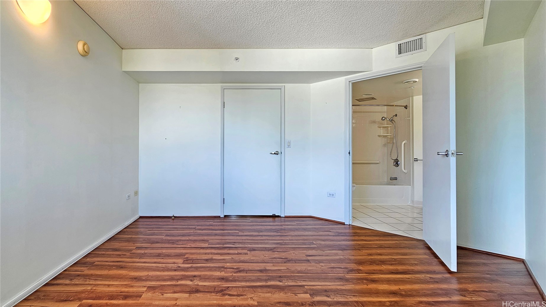 1314 Kalakaua Avenue 802 Property Photo 1