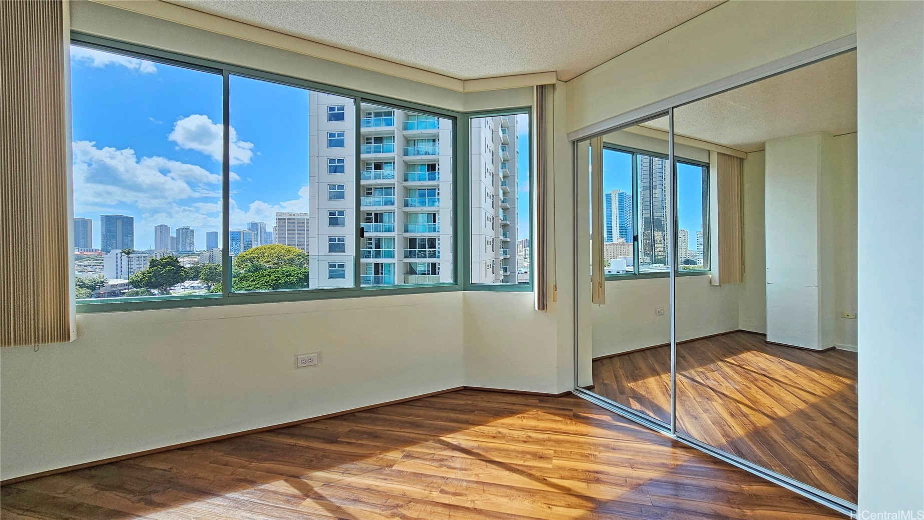 1314 Kalakaua Avenue 802 Property Photo 5