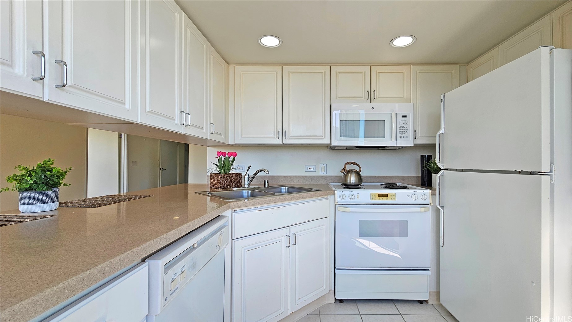 1314 Kalakaua Avenue 802 Property Photo 10