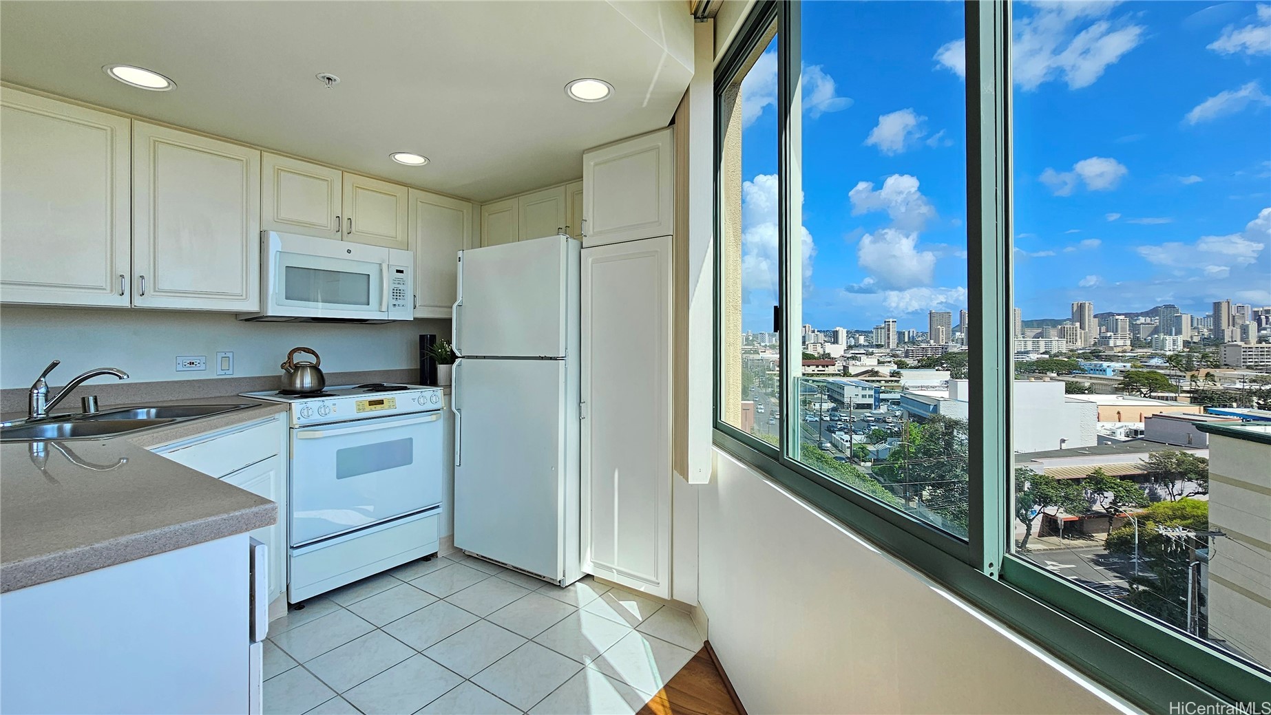 1314 Kalakaua Avenue 802 Property Photo 11