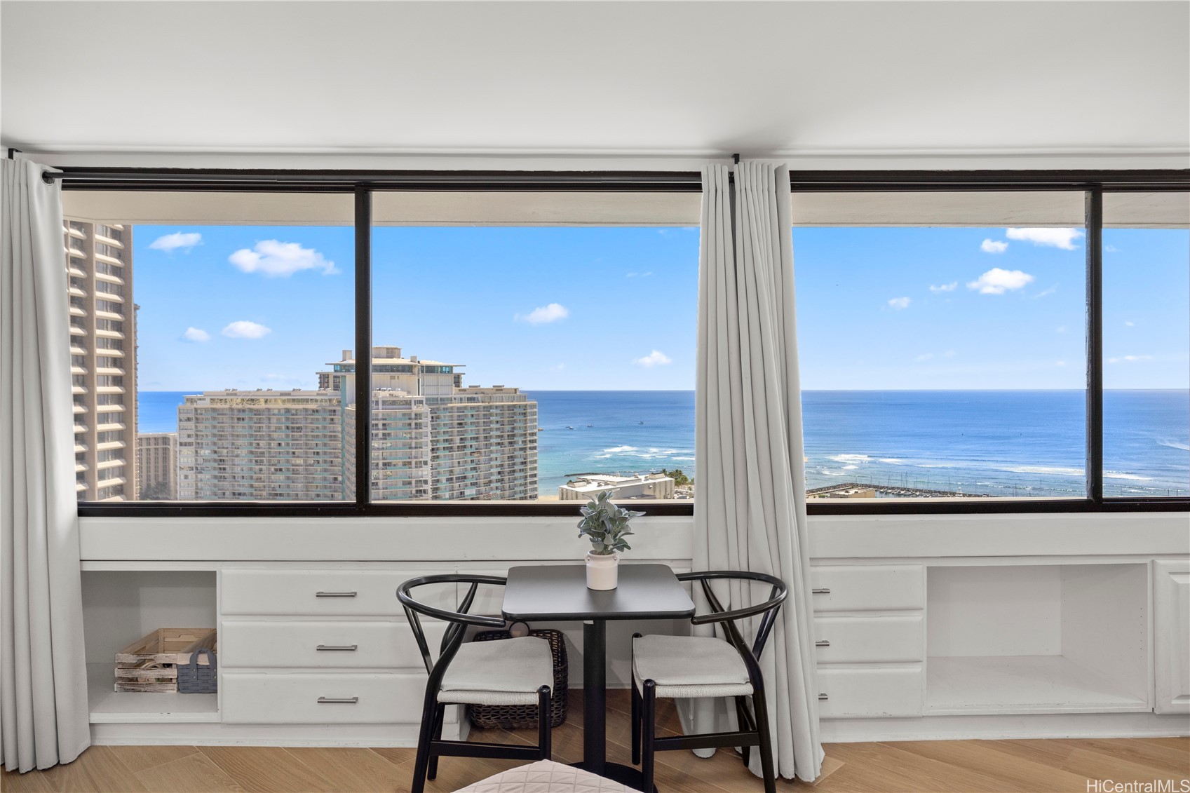 1700 Ala Moana Boulevard 3304 Property Photo 1