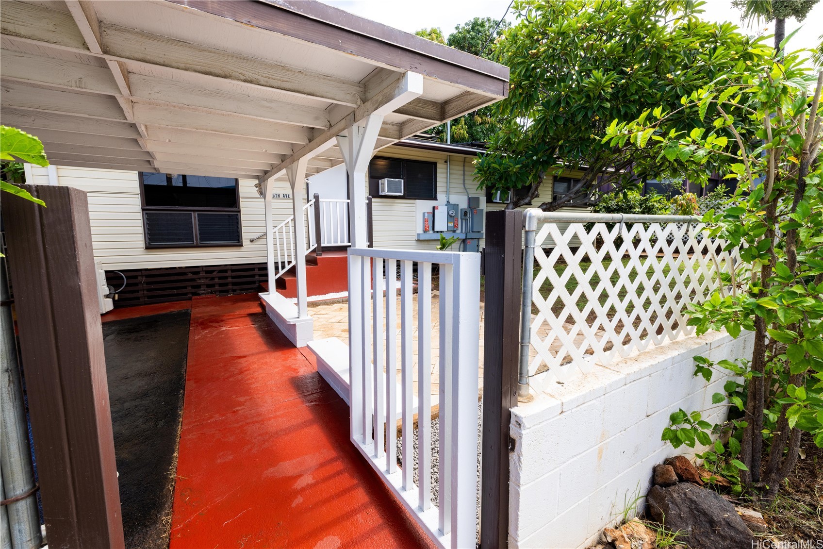 1003 5th Avenue Property Photo 2