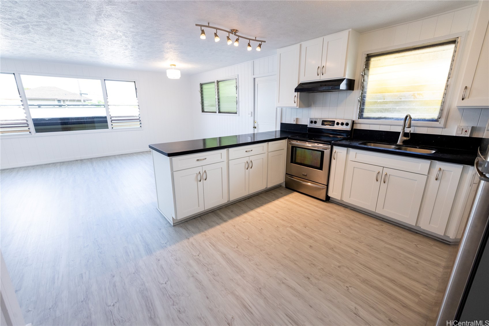 1003 5th Avenue Property Photo 15