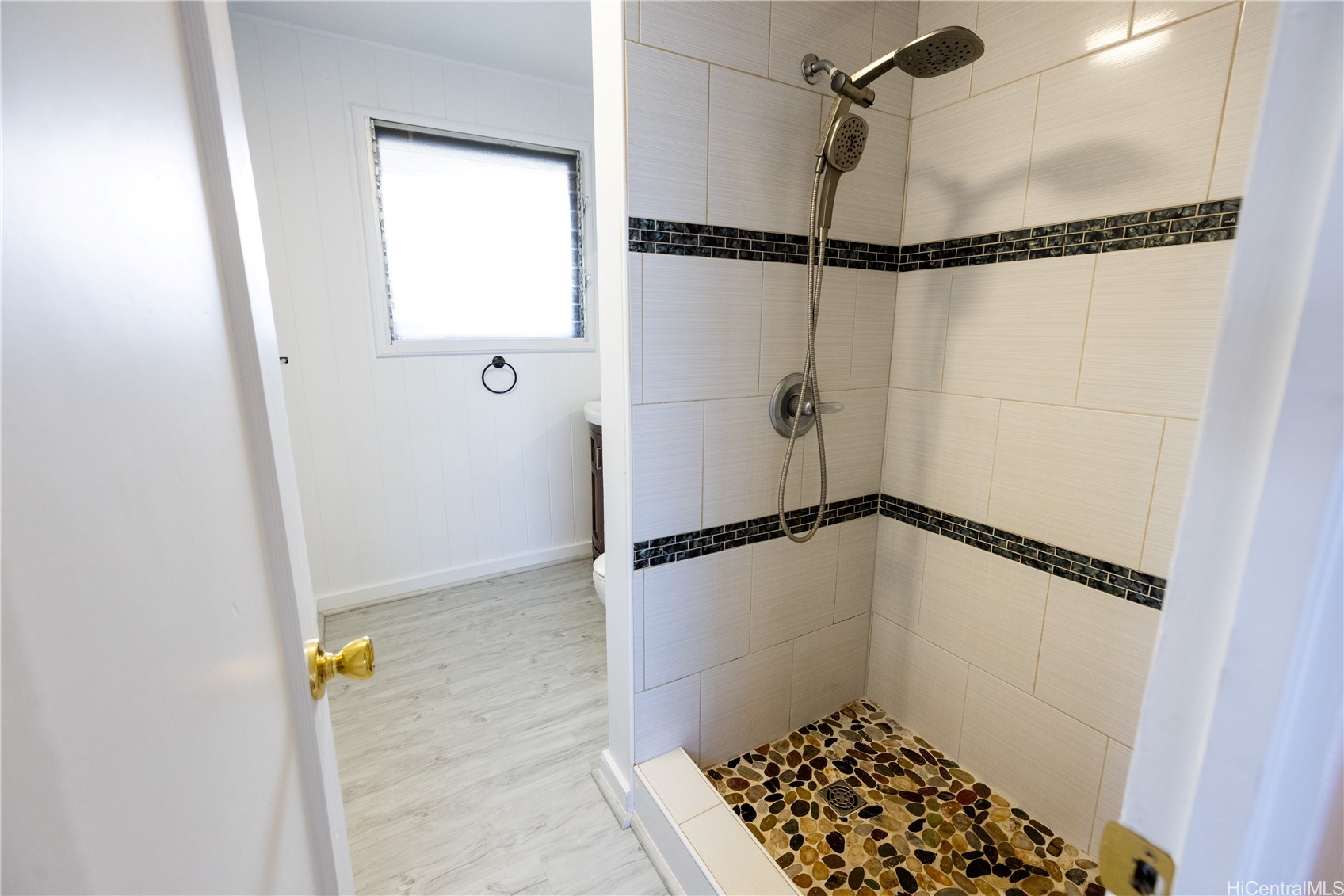 1003 5th Avenue Property Photo 18