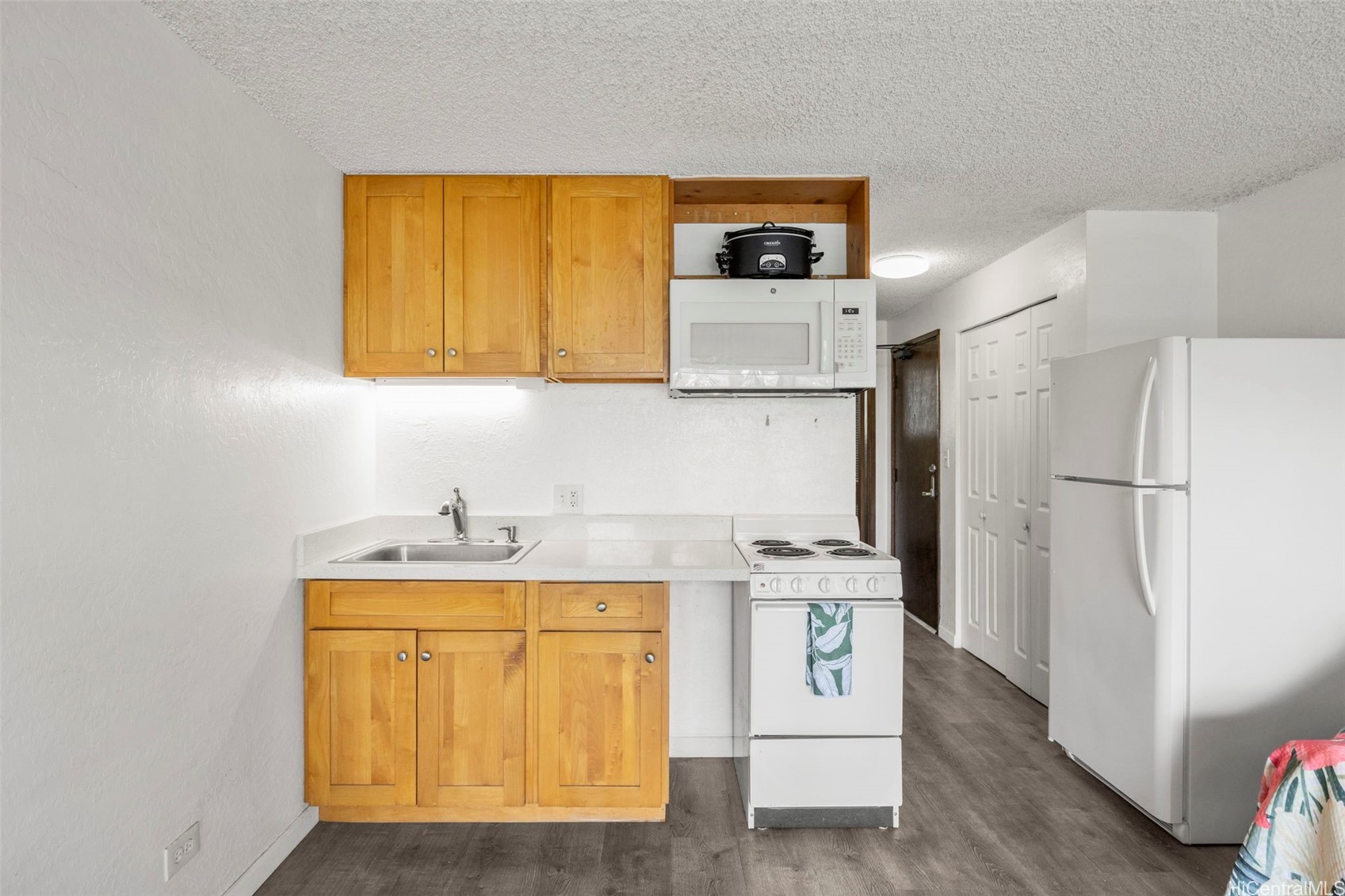2211 Ala Wai Boulevard 703 Property Photo 6