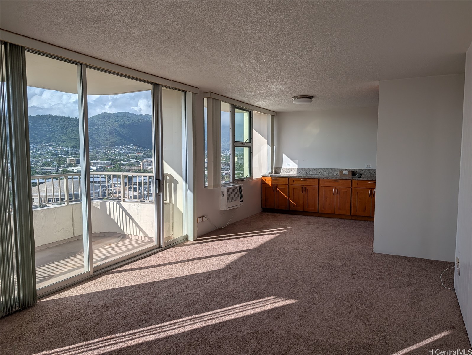 2825 S King Street 2602 Property Photo 8