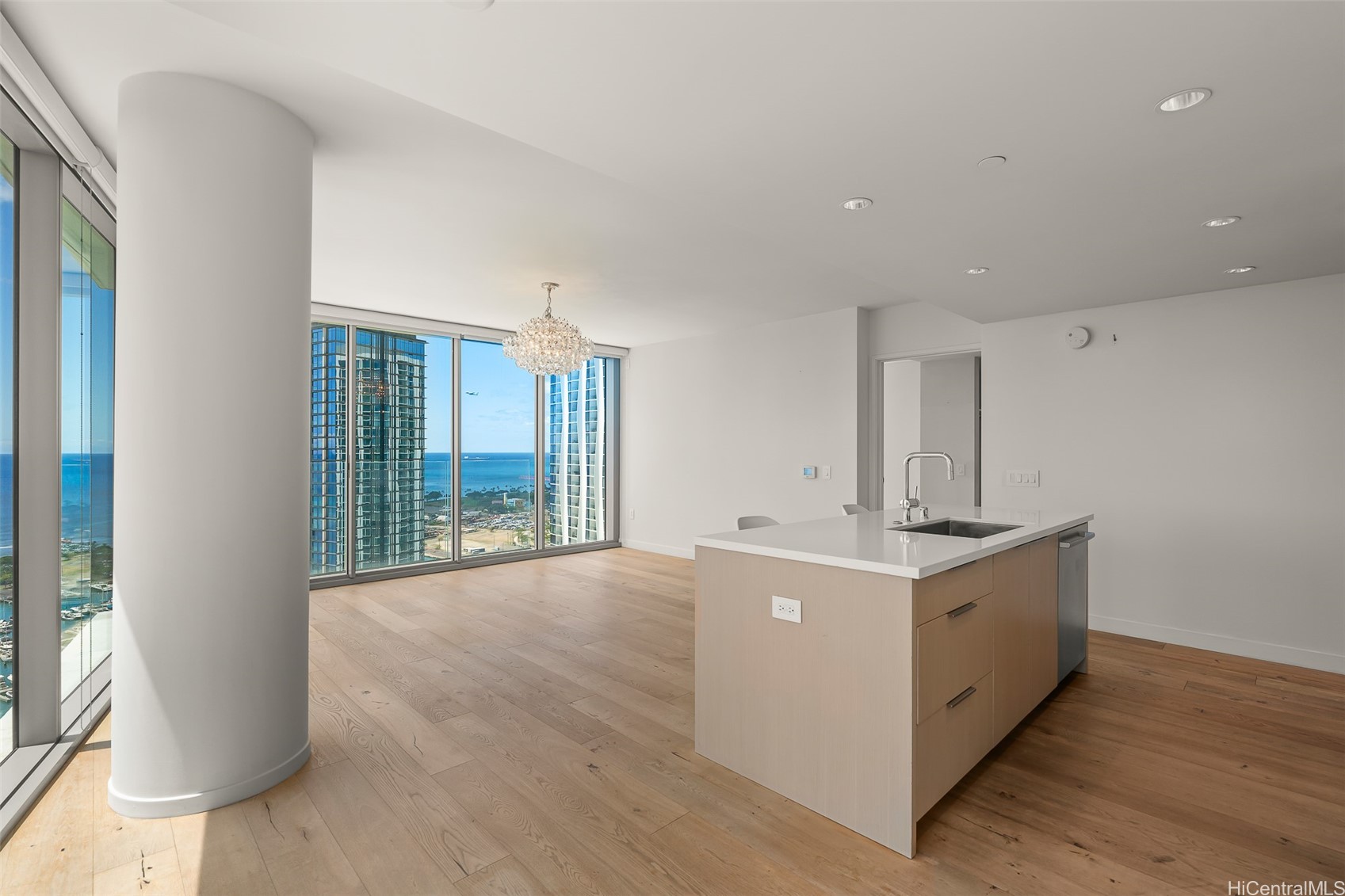 1001 Queen Street 3000 Property Photo 6