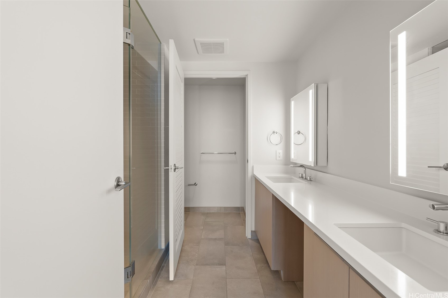 1001 Queen Street 3000 Property Photo 11