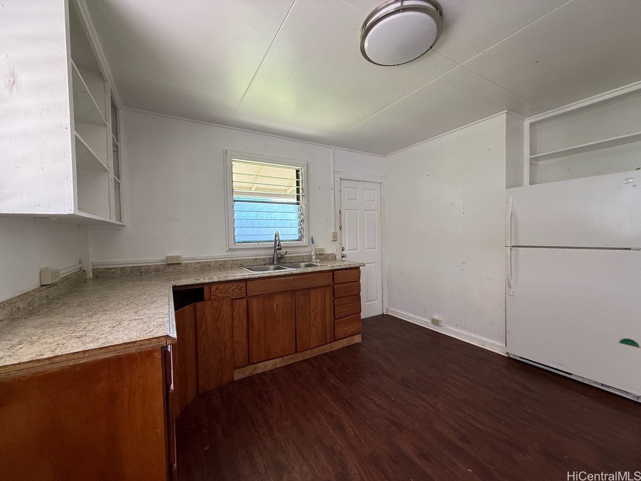 1703 Mahani Loop Property Photo 3