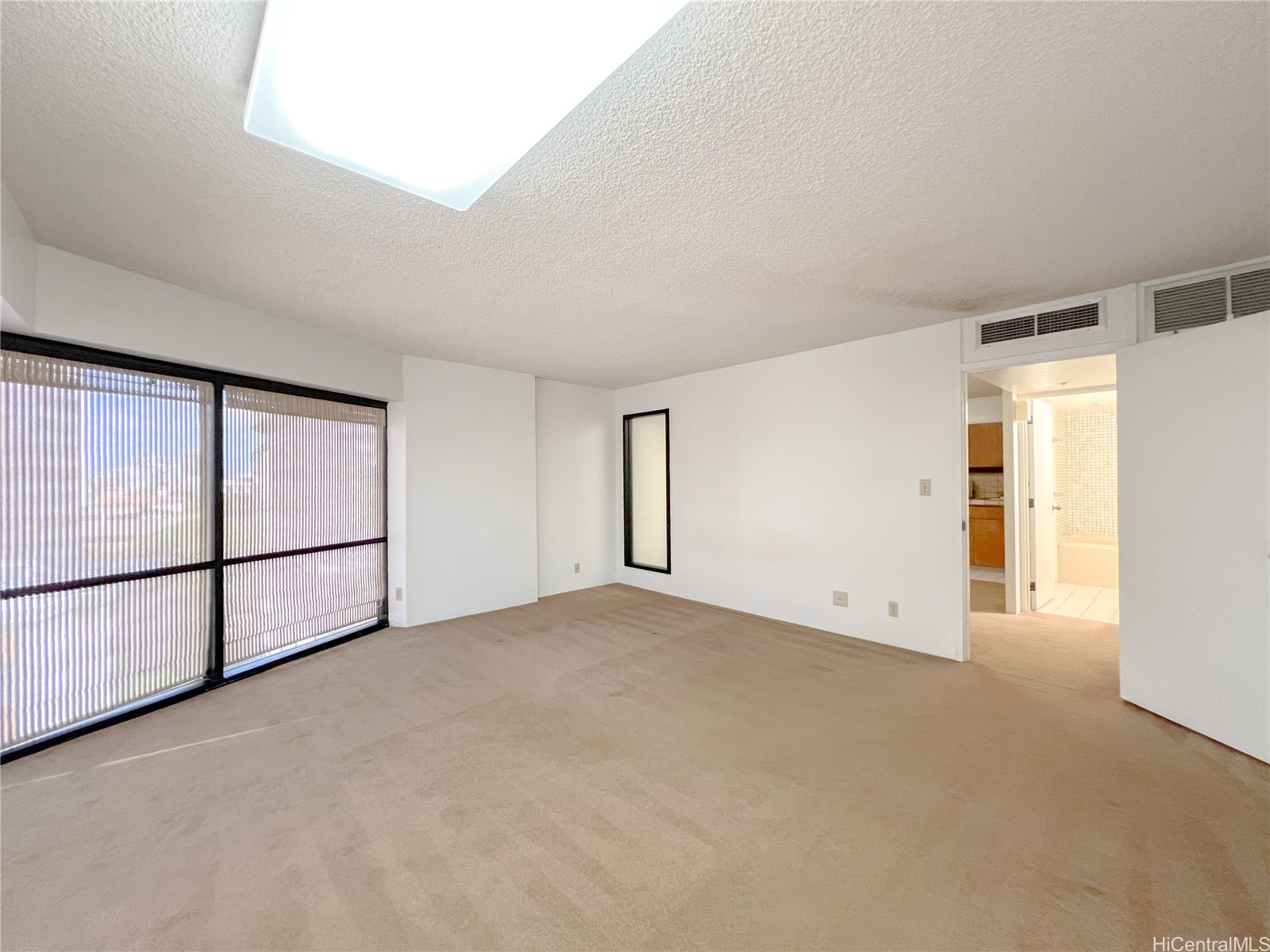 1088 Bishop Street 1012 Property Photo 9