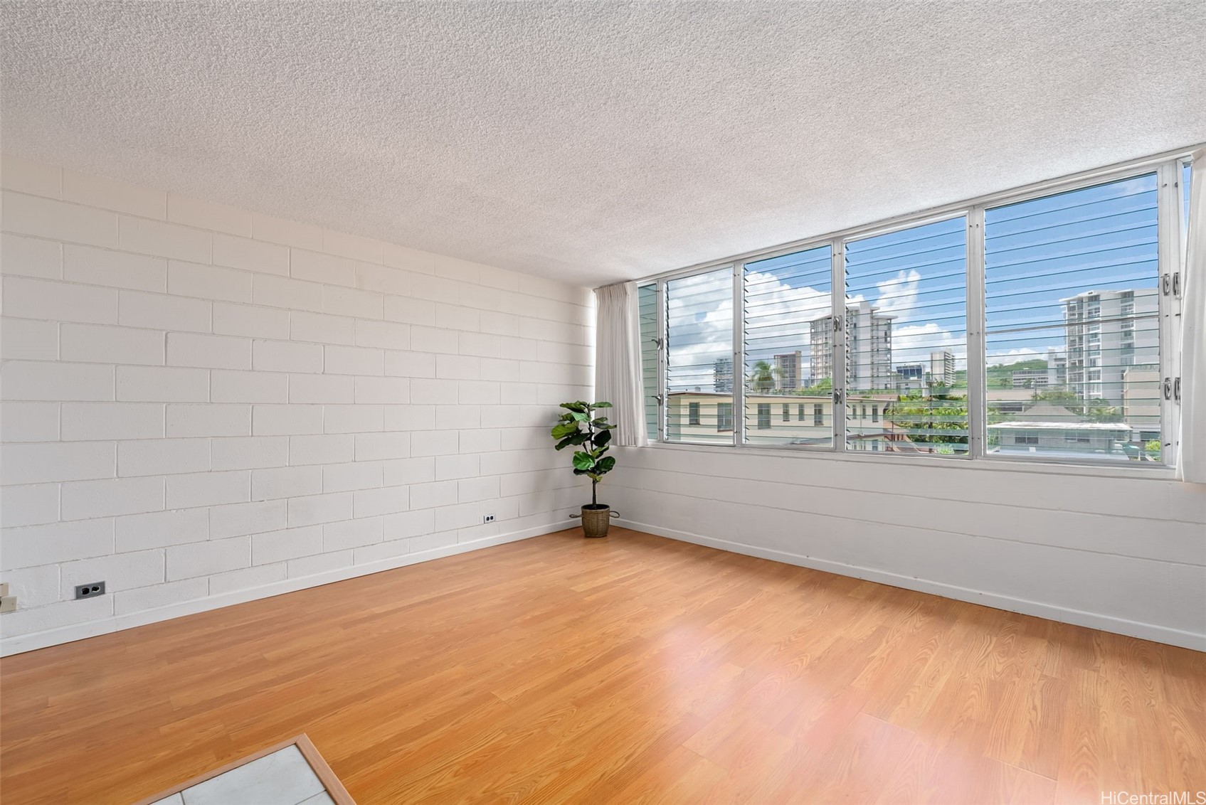 1550 Wilder Avenue B302 Property Photo 3