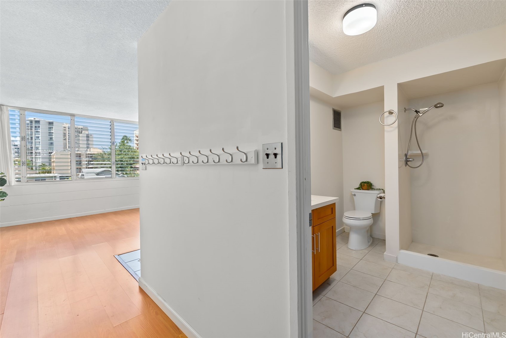 1550 Wilder Avenue B302 Property Photo 6