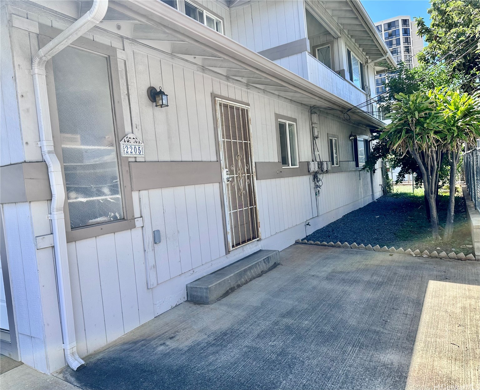 2205 Fern Street Property Photo 1