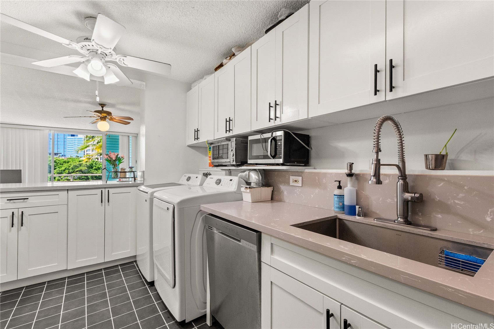 1676 Ala Moana Boulevard 208 Property Photo 5