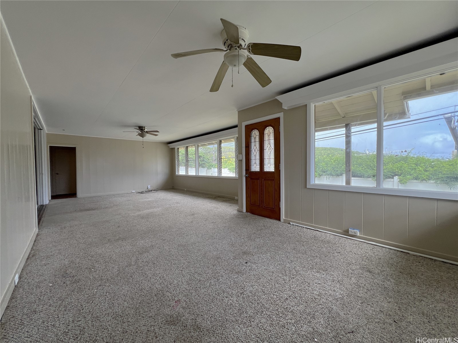 2322 Maile Way Property Photo 3