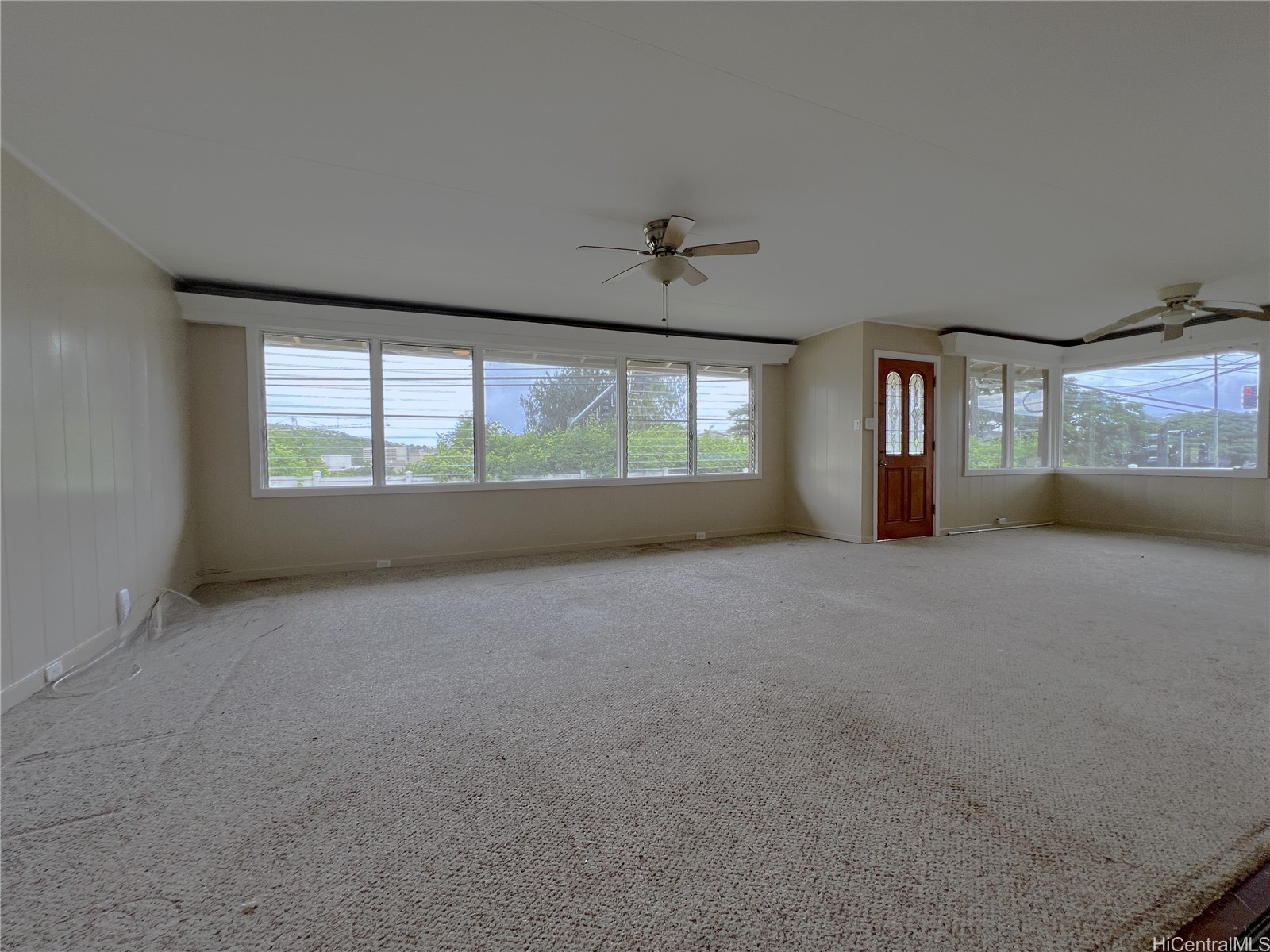 2322 Maile Way Property Photo 5