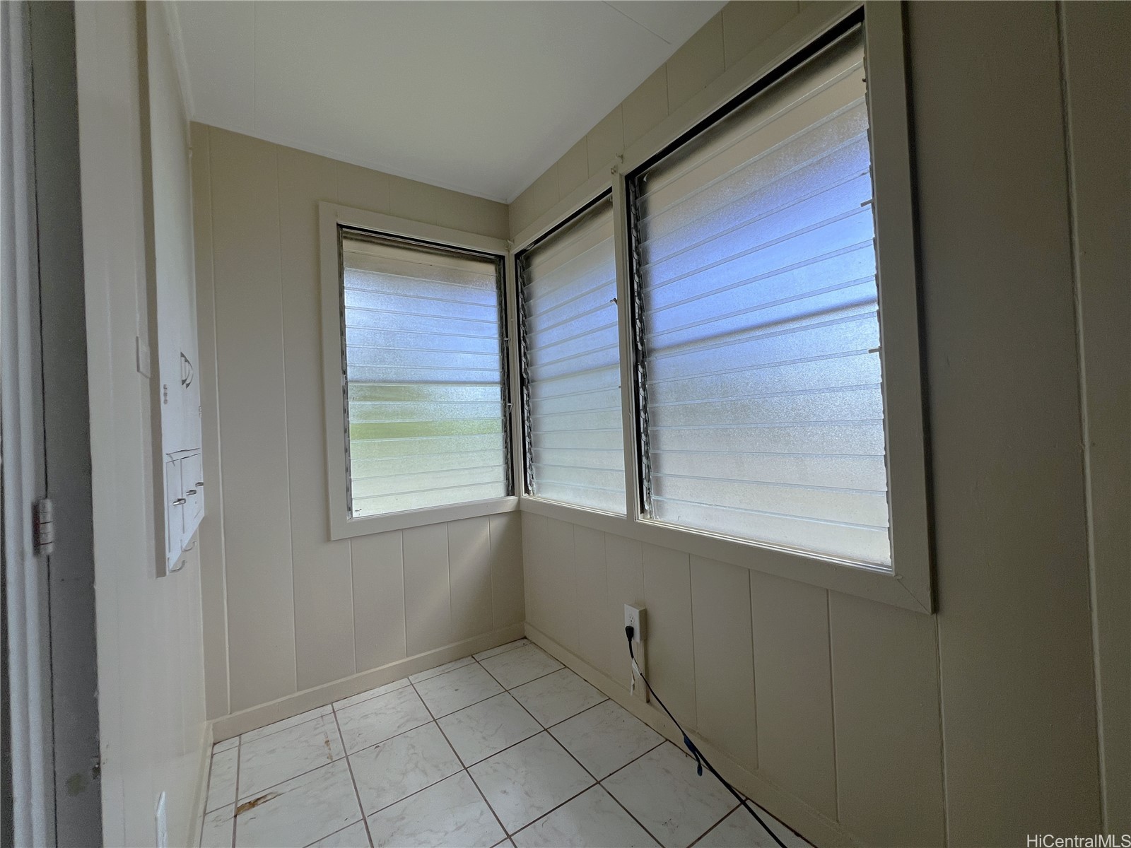 2322 Maile Way Property Photo 7