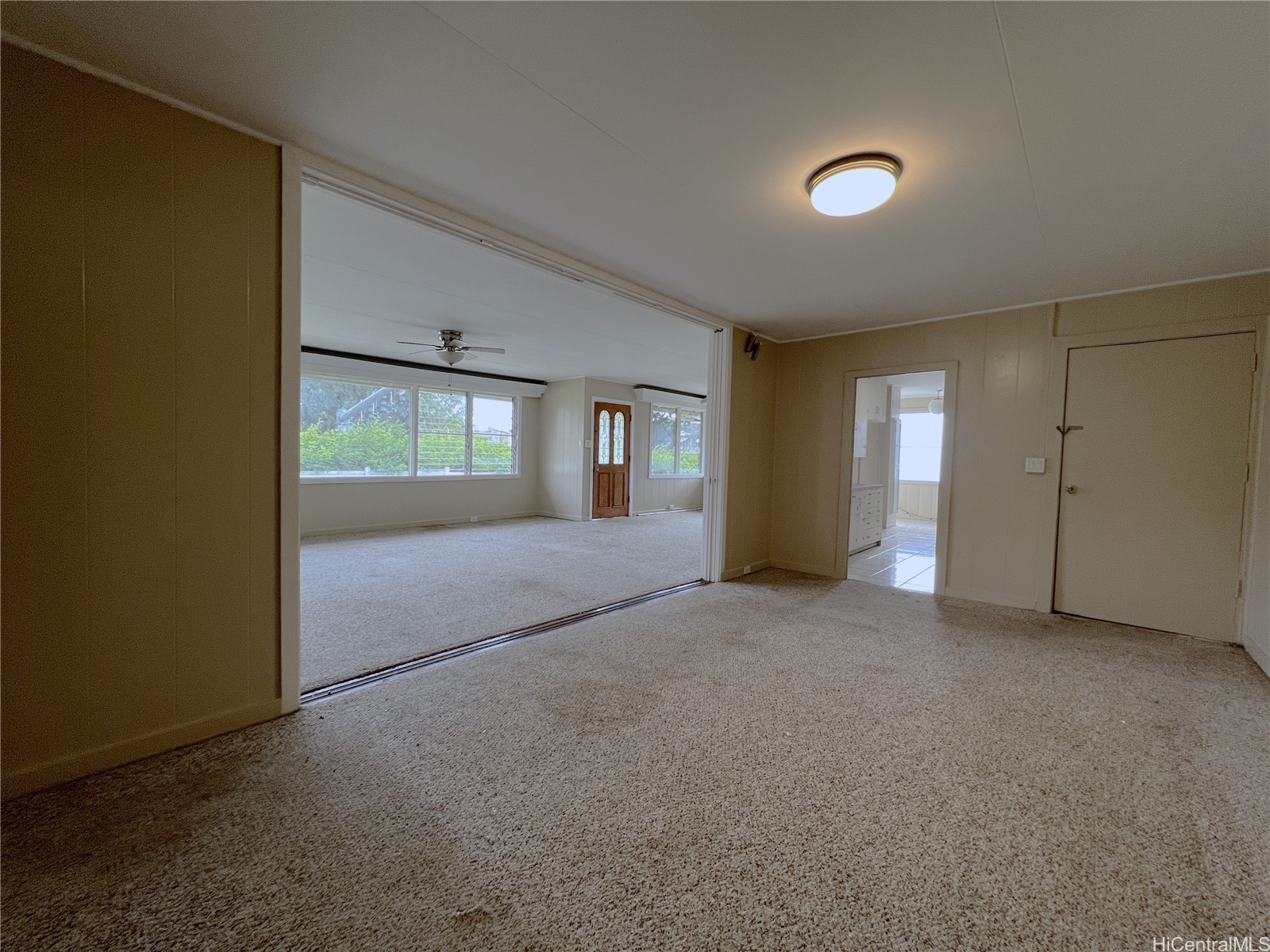 2322 Maile Way Property Photo 9