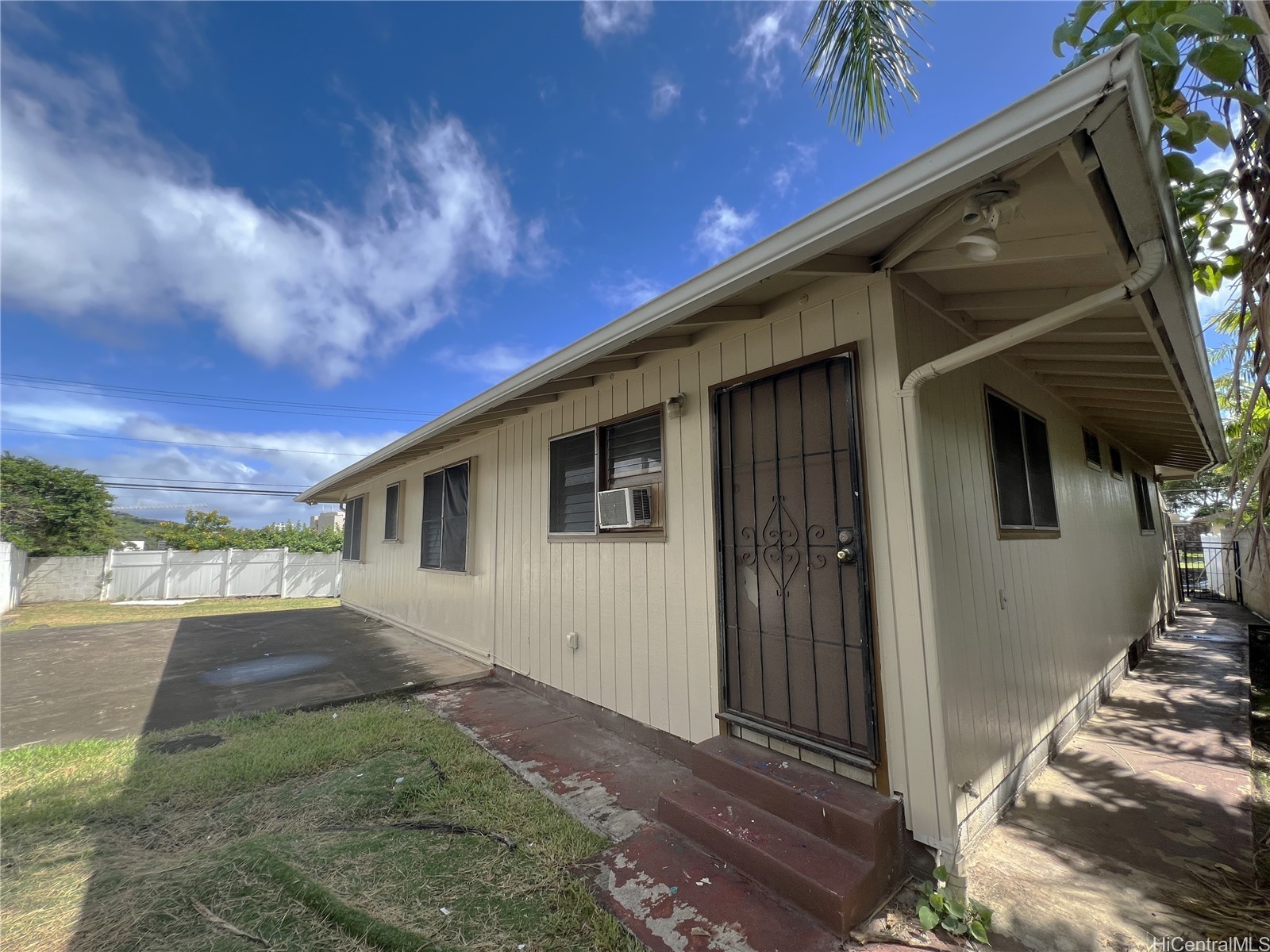 2322 Maile Way Property Photo 24