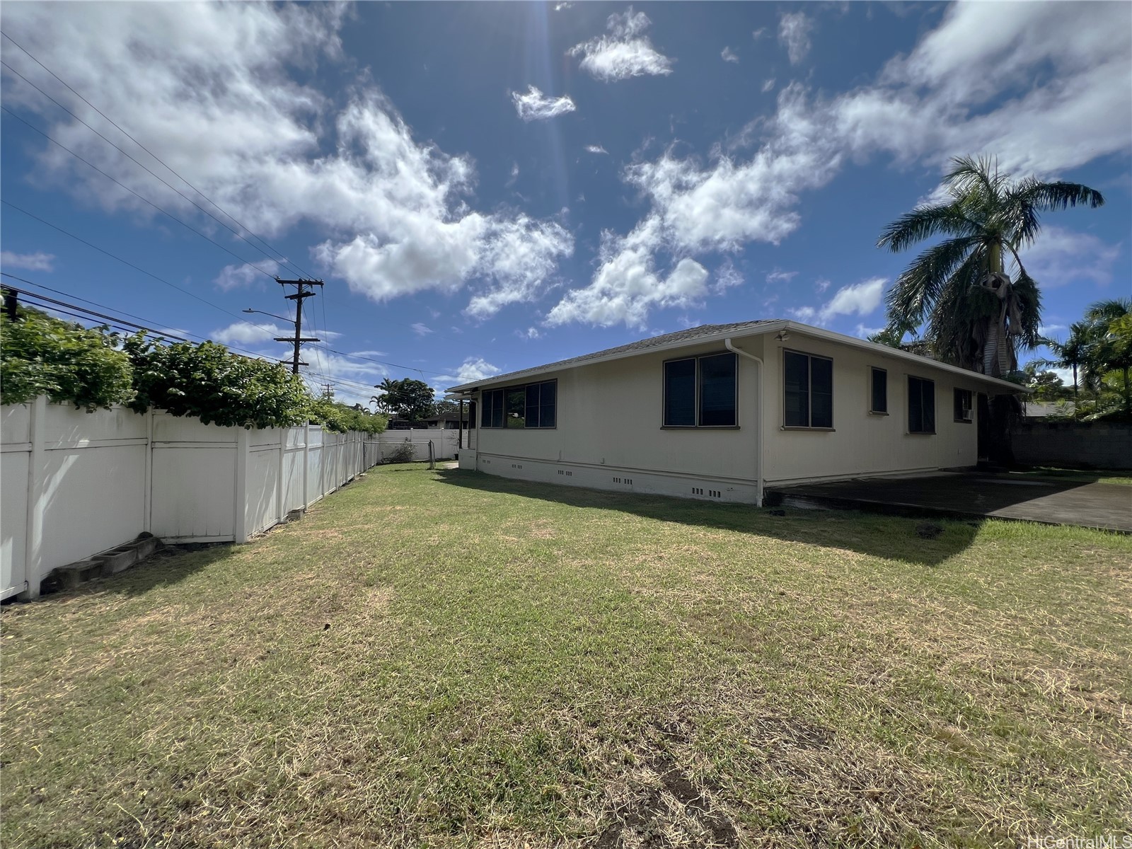 2322 Maile Way Property Photo 25