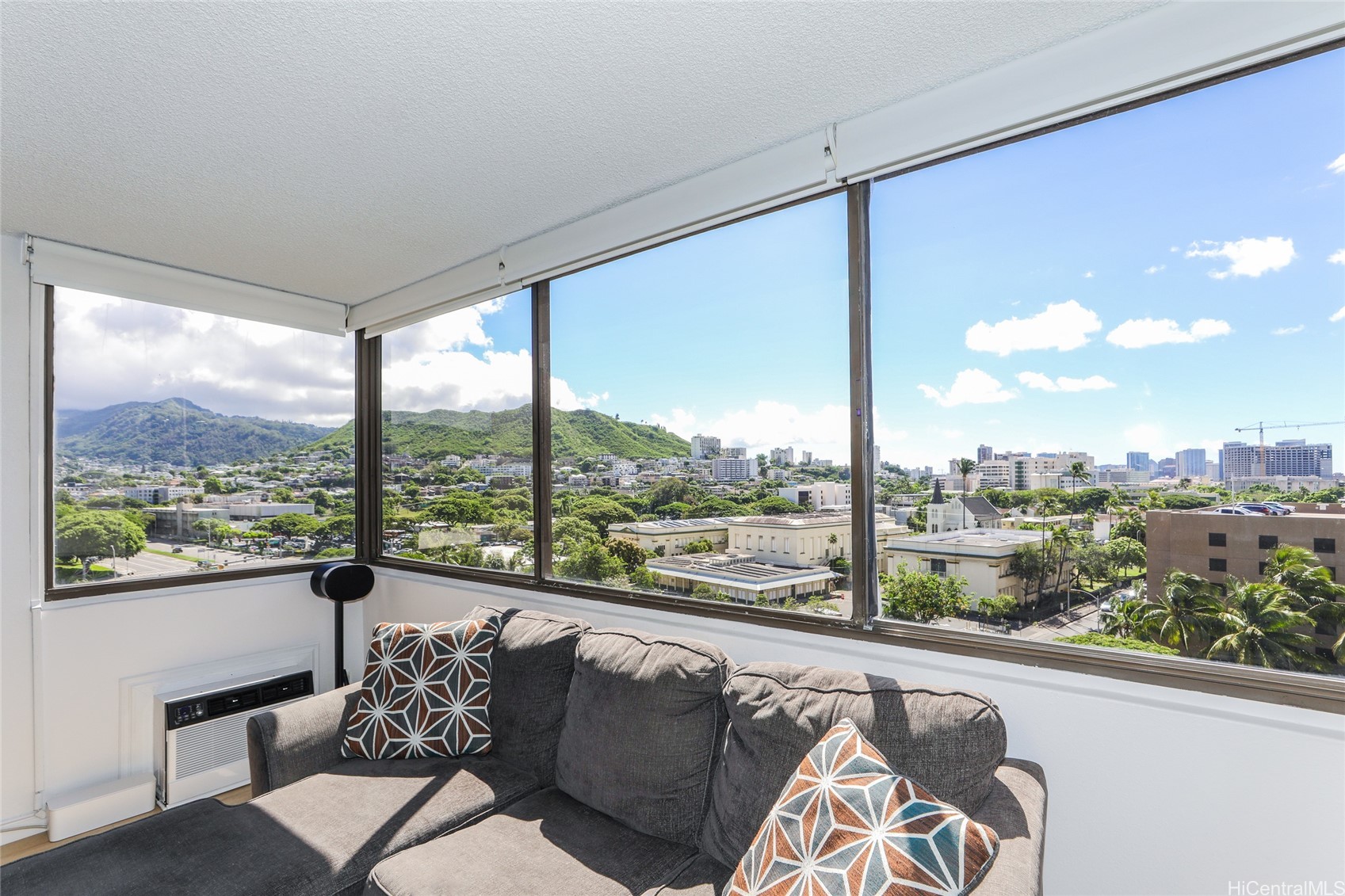 55 S Kukui Street Property Photo 2