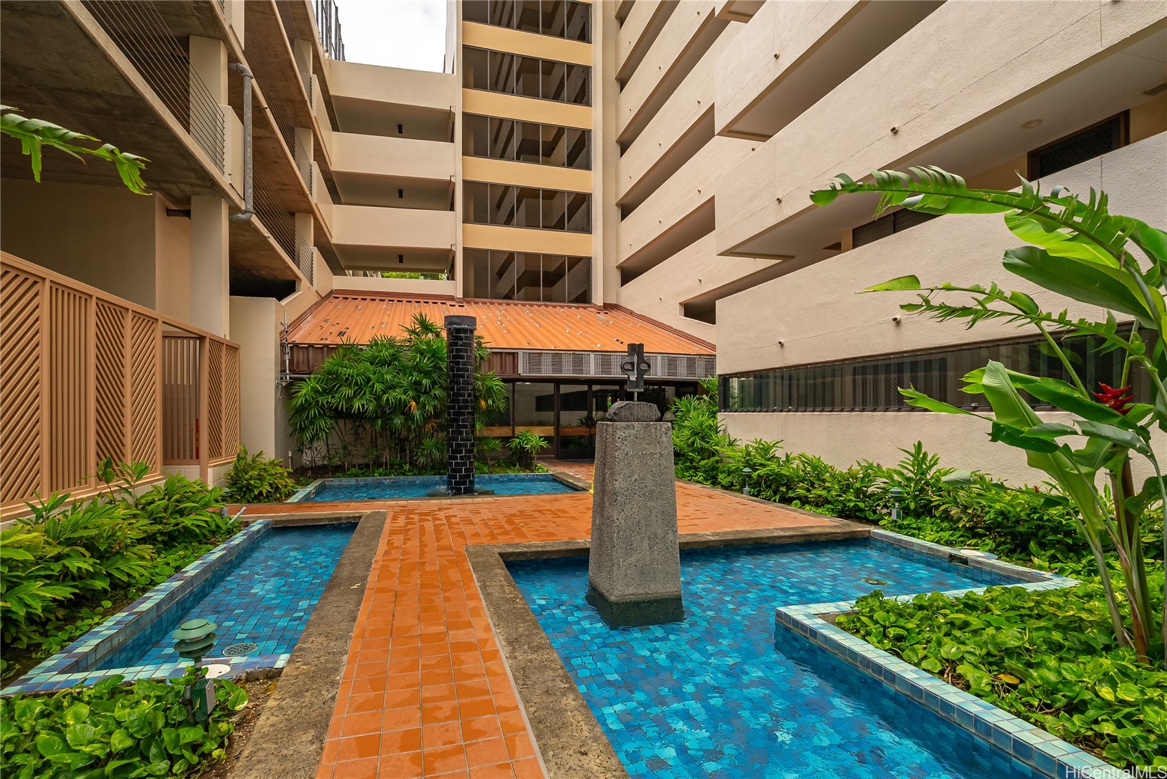 555 Hahaione Street 5b Property Photo 1