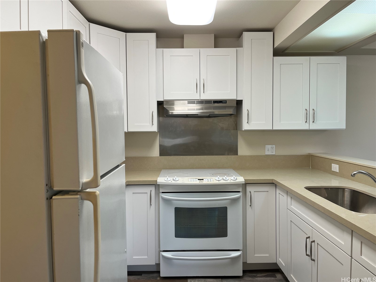 92-1537 Aliinui Drive 16e Property Photo 3