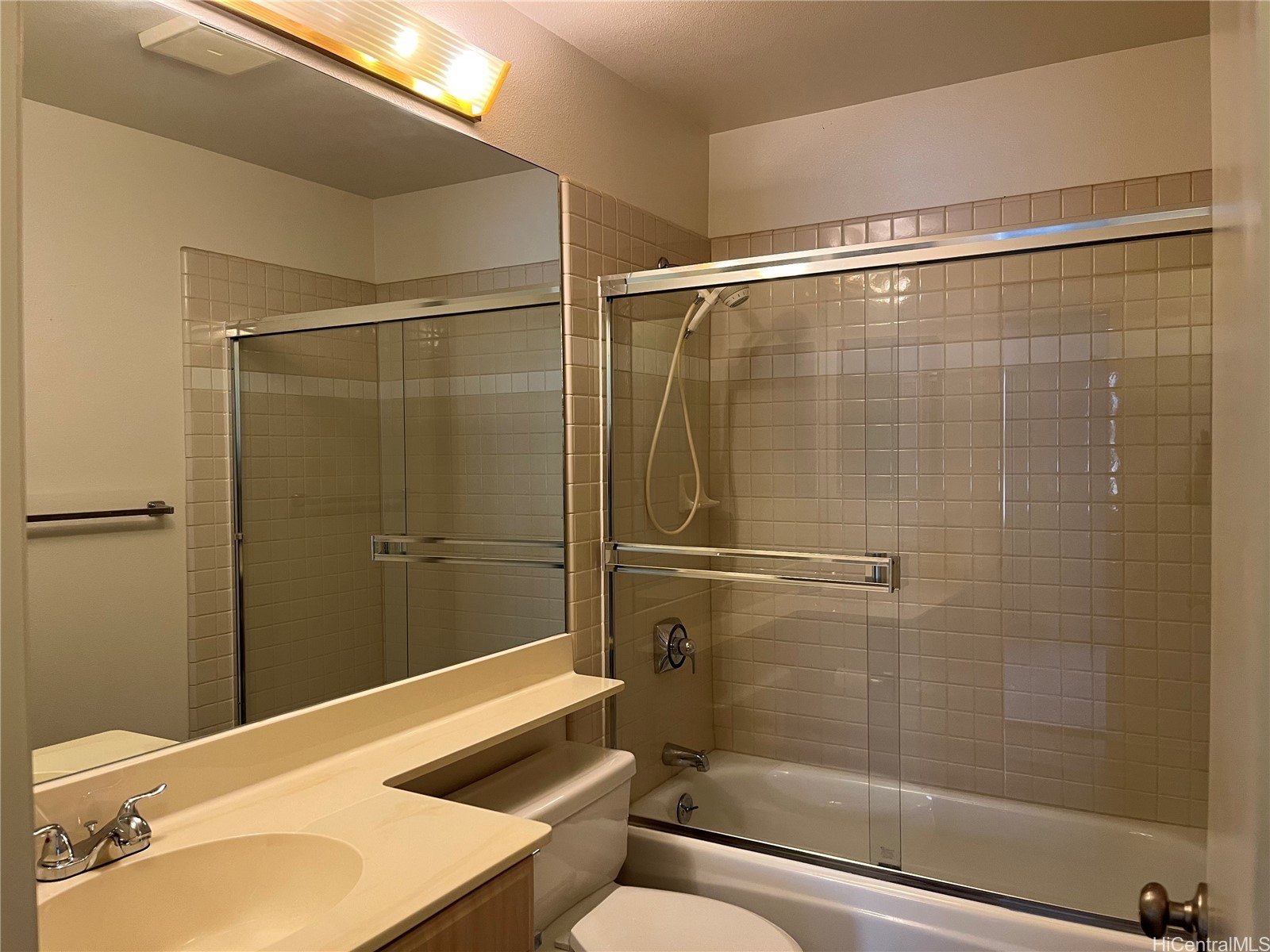 92-1537 Aliinui Drive 16e Property Photo 5