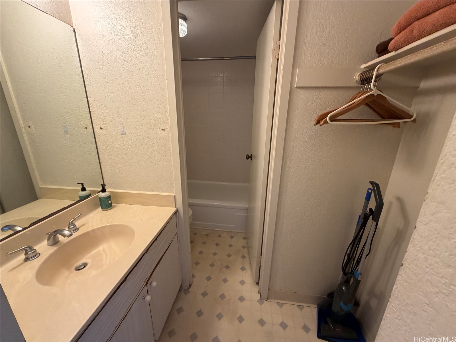 1920 Ala Moana Boulevard 1414 Property Photo 9
